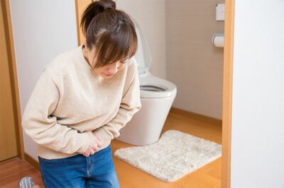 11月から患者急増!高齢者は重篤化、下痢や嘔吐で便器が足りない【冬の食中毒】「コロナと違いアルコール消…